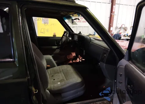 1998 Jeep Cherokee Classic/Sport from USA, damaged, VIN 1J4FJ68S1WL241678